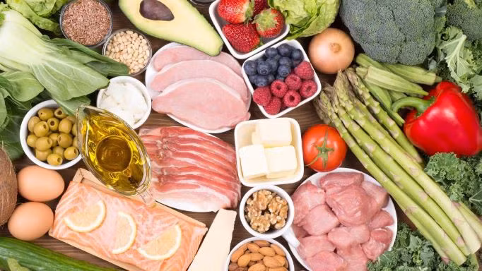 Lựa chọn thực phẩm tươi sạch để phòng ngừa ngộ độc.