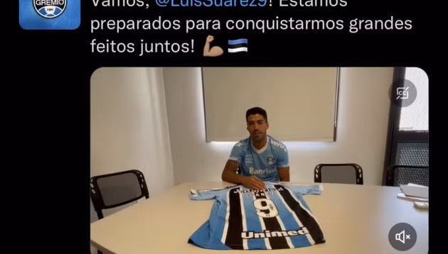 Suarez ra mắt đội bóng mới.