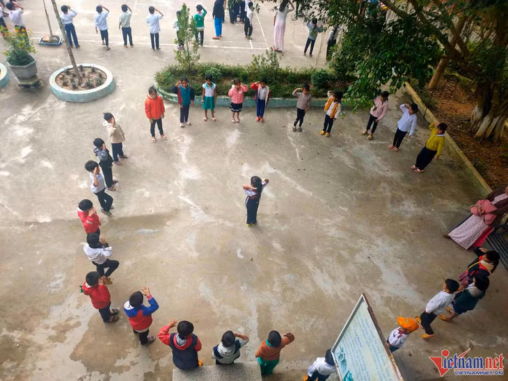 Học sinh Trường phổ thông Dân tộc bán trú Tiểu học Trà Dơn.