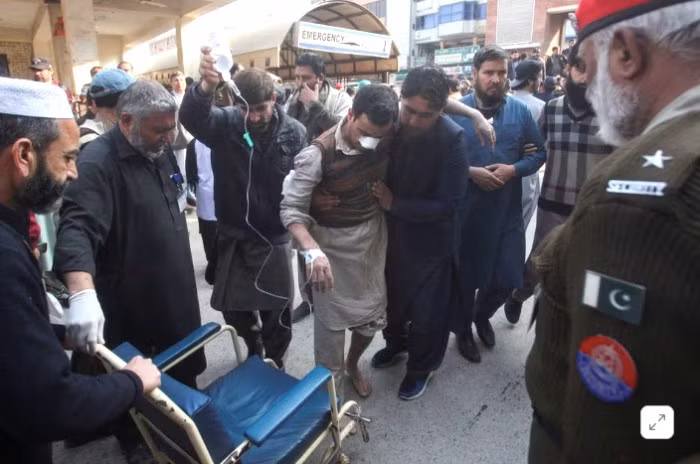 Hiện trường vụ nổ ngày 30/1 tại đền thờ Hồi giáo ở thành phố Peshawar của Pakistan. (Ảnh: Reuters)