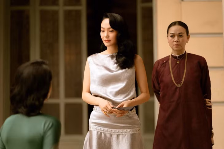 Dự án được đầu tư mạnh về phần nhìn, nhưng kịch bản còn hạn chế, nội dung đơn giản và dễ đoán.