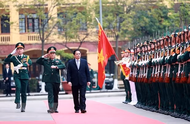 Thu tuong kiem tra, chuc Tet luc luong Cong an va Quoc phong truc Tet hinh anh 4