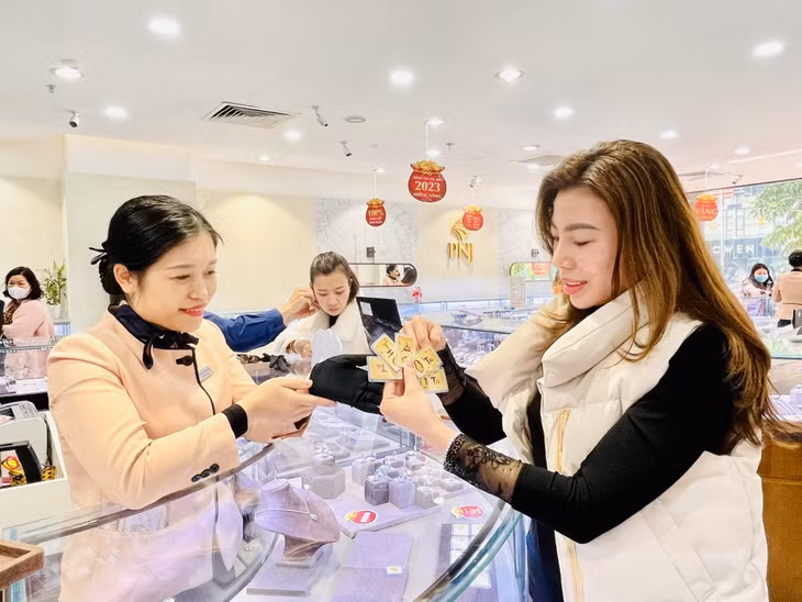 Năm nay, miếng vàng tài, lộc được rất nhiều người dân chọn mua.