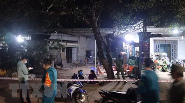 Binh Phuoc: Mot nguoi dan ong bi dam tu vong trong tiem tap hoa hinh anh 1