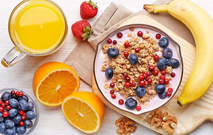 Các loại trái cây, rau, đậu, đậu lăng, quinoa và ngũ cốc nguyên hạt được xem là carbs chất lượng cao. Ảnh: Shutterstock.