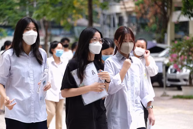 Thí sinh dự thi tốt nghiệp THPT năm 2022 - Ảnh: NAM TRẦN