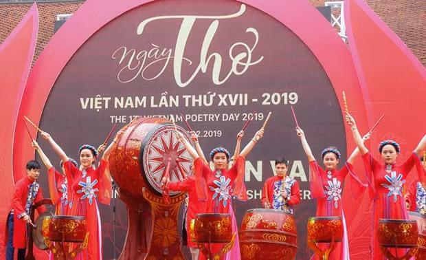 Ngày thơ năm nay được tổ chức vào đêm Rằm tháng Giêng để tăng hiệu quả âm thanh, ánh sáng.