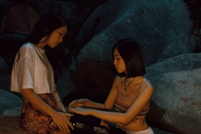 Đảo độc đắc có sự góp mặt của dàn cast trẻ như Tiểu Vy, Sam, Trần Phong... Ảnh: ĐPCC.