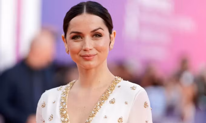 Ana de Armas là một trong những sao hạng A xác nhận tham dự lễ trao giải Quả Cầu Vàng 2023. Ảnh: BBC