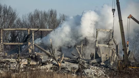 Đống đổ nát ở Makeyevka, Donetsk sau khi bị Ukraine pháo kích. Ảnh: Sputnik
