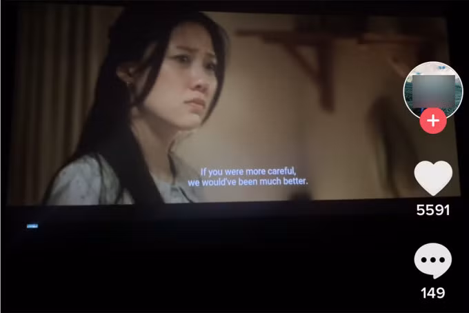 Một video quay lén cảnh nhân vật Ngọc Nhi tranh cãi với bạn trai trong "Nhà bà Nữ" được đăng lên TikTok. Ảnh chụp màn hình