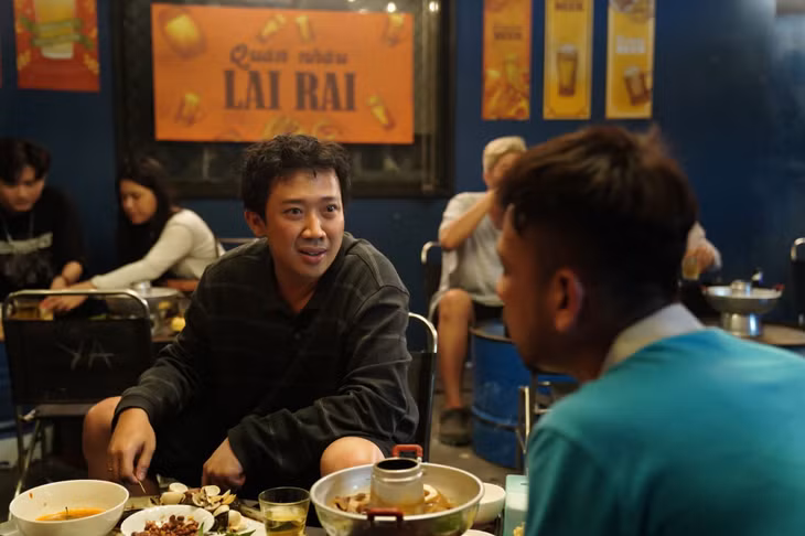 Trấn Thành cũng tham gia một vai trong phim Nhà bà Nữ.