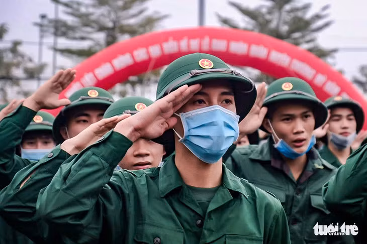 Các tân binh nhập ngũ năm 2020 tại Hà Nội - Ảnh: NAM TRẦN