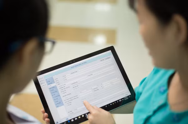 Bệnh án điện tử giúp việc điều trị bệnh nhân được công khai, minh bạch. Ảnh: N.P