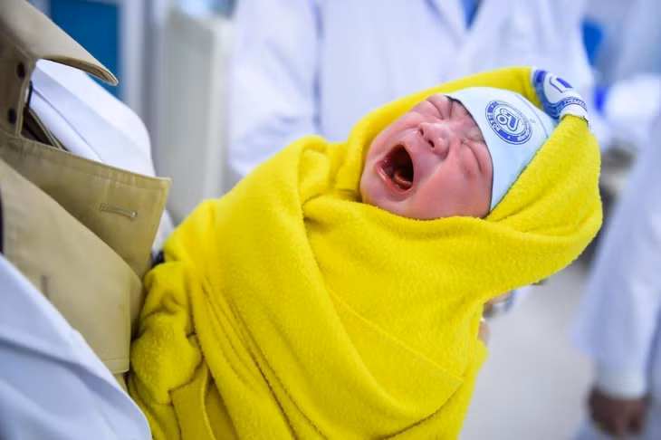 Theo thống kê của Bộ Y tế, trong dịp Tết Quý Mão các cơ sở y tế đỡ đẻ, mổ đẻ thành công đón 18.020 trẻ chào đời