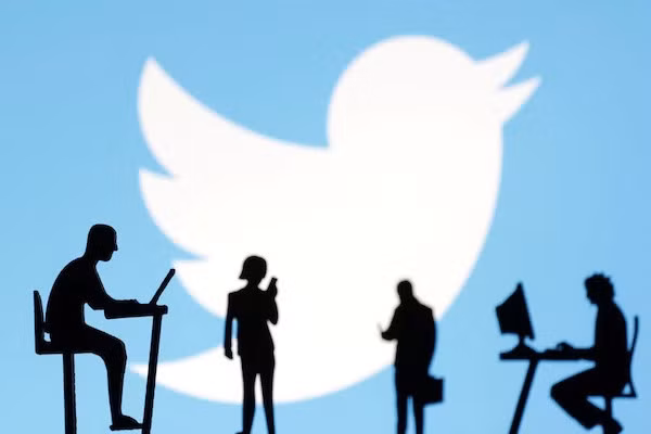 Twitter đang tìm đủ mọi cách để tăng doanh thu. Ảnh: Reuters