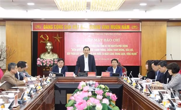 Gioi thieu cuon sach cua Tong Bi thu ve phong, chong tham nhung hinh anh 1