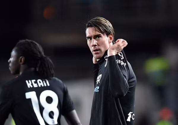Những ngôi sao được săn đón như Vlahovic có thể chia tay Juve để đến các bến đỗ hấp dẫn hơn. Ảnh: Reuters.