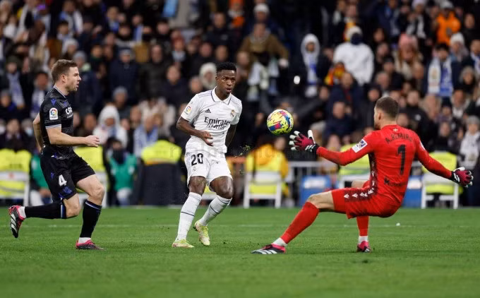 Vinicius hỏng ăn khi đối mặt với thủ môn Remiro. Ảnh: realmadrid.com
