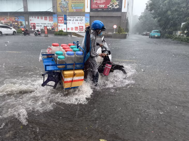 Hôm nay 1-9, thời tiết Nam Bộ mưa to đến rất to - Ảnh: NGỌC QUÝ