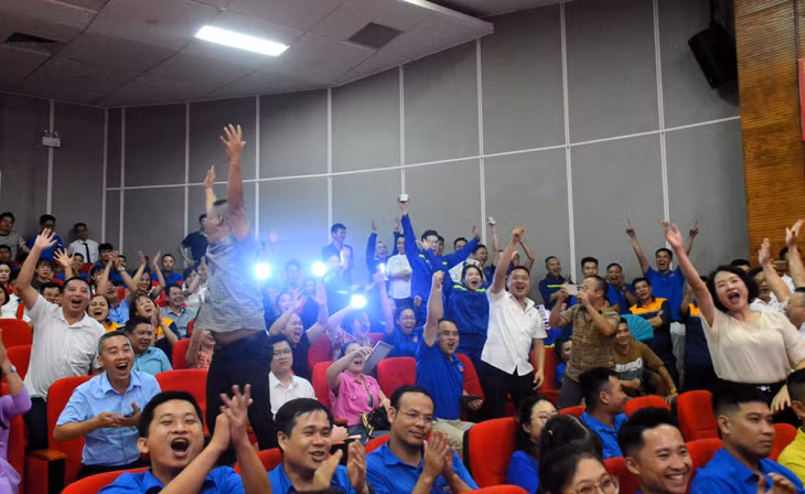 Hội thi nhận được sự cổ vũ nhiệt tình của các khán giả.