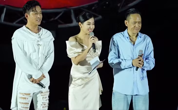 MC Tố Quyên trong đêm nhạc từ thiện của Tuấn Hưng, Duy Mạnh.