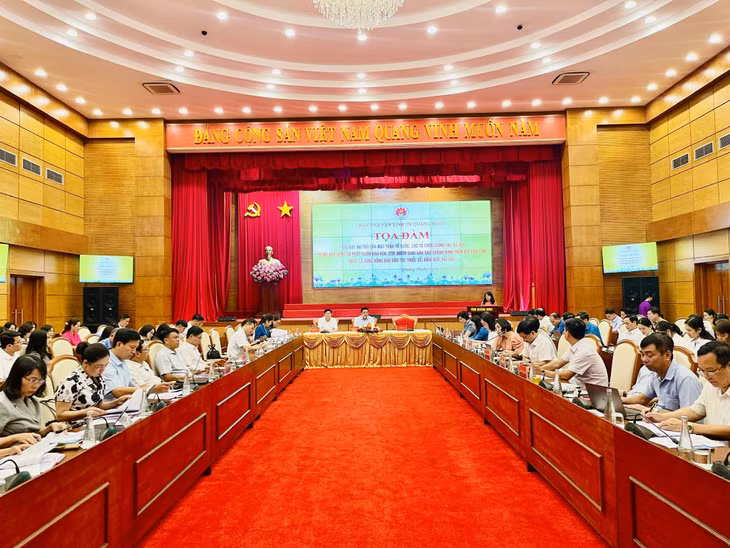 Quang cảnh buổi tọa đàm.