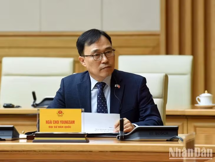 Đại sứ Hàn Quốc tại Việt Nam Choi Young Sam phát biểu ý kiến (Ảnh: Trần Hải).