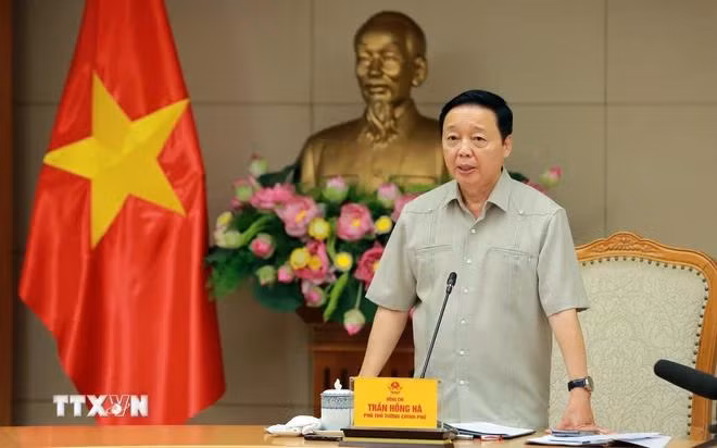 Phó Thủ tướng Chính phủ Trần Hồng Hà phát biểu kết luận cuộc họp. (Ảnh: Diệp Trương/TTXVN)