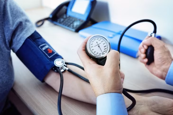 Tăng huyết áp là bệnh rất thường gặp và nguy hiểm bởi các biến chứng nặng nề.
