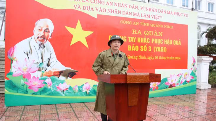 Đại tá Trần Văn Phúc, Giám đốc Công an tỉnh phát động lực lượng công an toàn tỉnh ra quân khắc phục hậu quả bão số 3.
