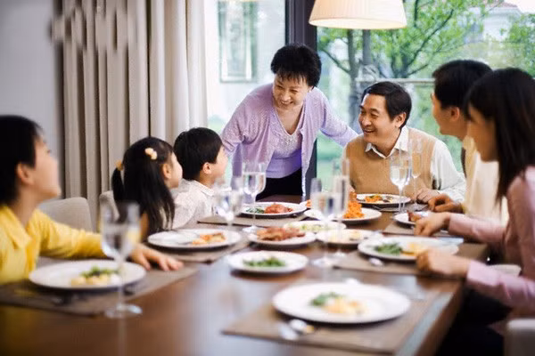 Để tránh tăng cân cần kiểm soát khẩu phần ăn.