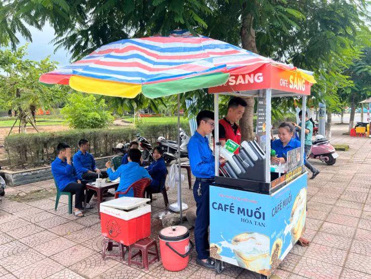Anh Hoàng Quốc Anh được Hội LHTN Việt Nam xã Tiên Lãng động viên, hỗ trợ, định hướng nghề nghiệp và hiện đã có công việc ổn định, thu nhập cao. Ảnh: Nhân vật cung cấp