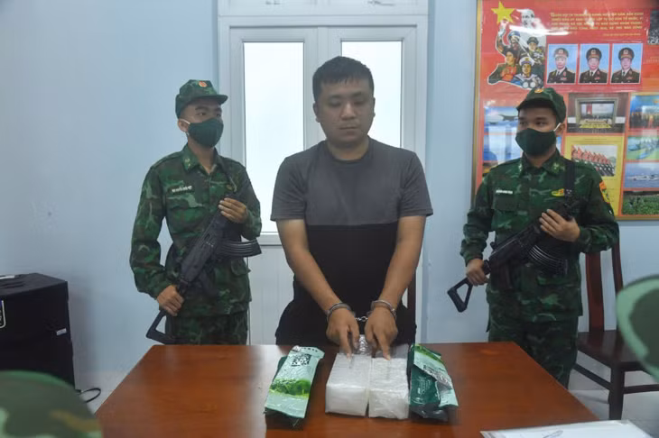 Đối tượng cùng tang vật.