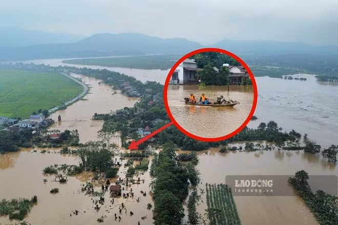 Lũ sông Hồng, sông Lô vượt mức Báo động 3, đã có hơn 7.000 hộ dân tại nhiều huyện ở Phú Thọ phải di dời. Ảnh: Tô Công.