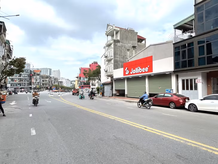 Nhiều tuyến đường đã được dọn dẹp sạch sẽ, đảm bảo an toàn giao thông.