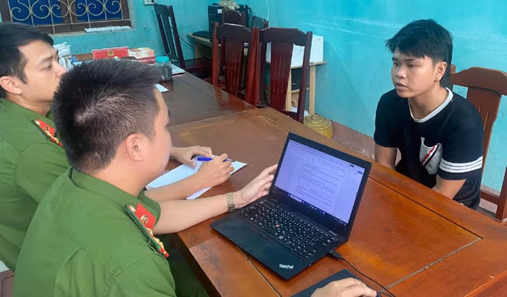 Tạm giữ hình sự đối với nam thanh niên quay “clip nóng” rồi tống tiền bạn gái. Ảnh: Công an Thanh Hóa