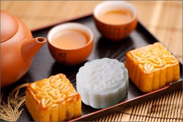 Bánh trung thu với hương vị đa dạng là món ăn đặc trưng mỗi dịp Tết Trung thu.