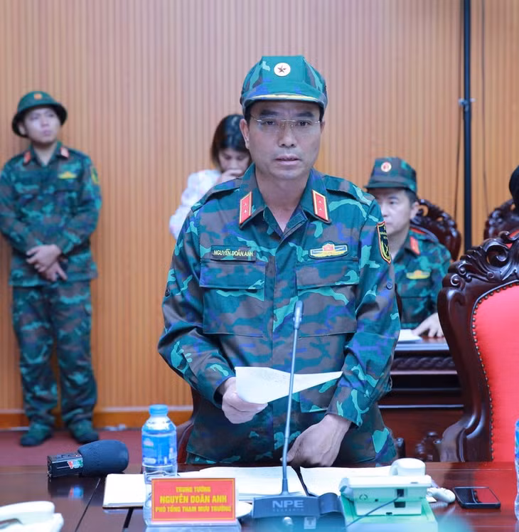Trung tướng Nguyễn Doãn Anh, Phó Tổng Tham mưu trưởng phát biểu tại cuộc họp - Ảnh VGP/Minh Khôi