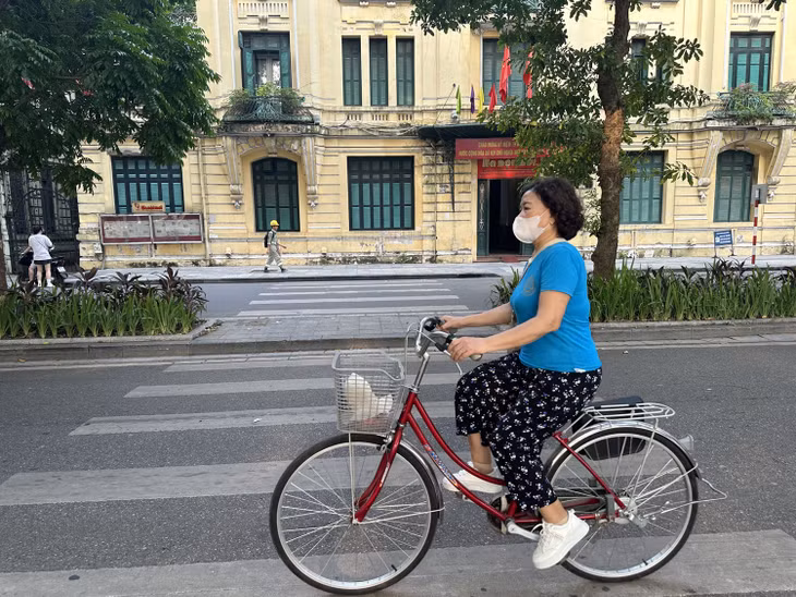 Tùy thể lực, mỗi người cao tuổi có thể lựa chọn các hình thức vận động khác nhau.