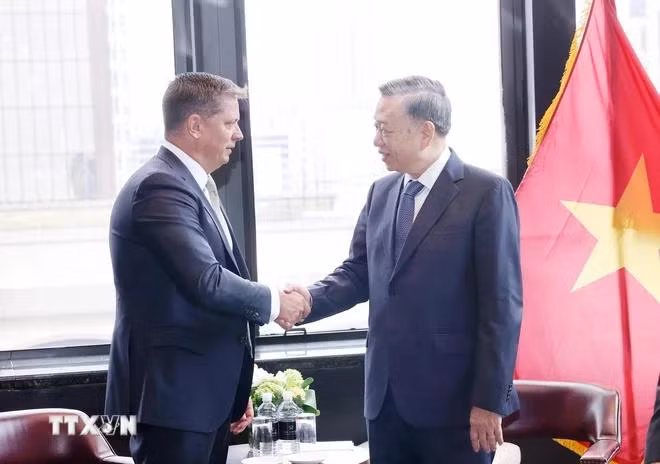 Tổng Bí thư, Chủ tịch nước Tô Lâm tiếp ông Tim Hughes, Phó Chủ tịch cấp cao của Tập đoàn SpaceX (Hoa Kỳ). (Ảnh: Lâm Khánh/TTXVN)