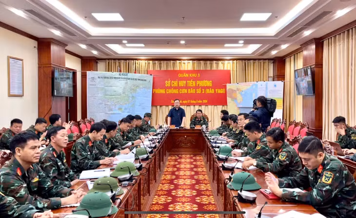 Đồng chí Đặng Xuân Phương, Phó Bí thư Tỉnh ủy, Trưởng Đoàn Đại biểu Quốc hội tỉnh phát biểu chỉ đạo tại buổi kiểm tra.