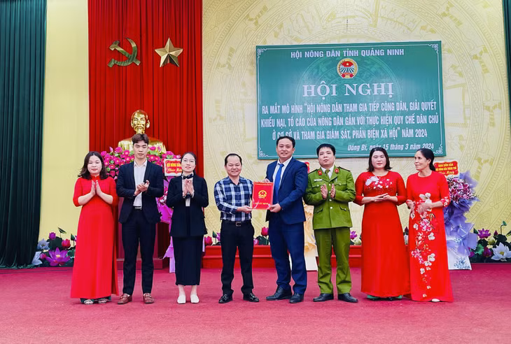Ra mắt mô hình “HND tham gia tiếp công dân, giải quyết khiếu nại, tố cáo của nông dân gắn với thực hiện quy chế dân chủ ở cơ sở và tham gia giám sát, phản biện xã hội” phường Phương Nam (TP Uông Bí).
