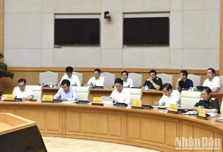 Đại diện lãnh đạo các bộ, ngành tham dự cuộc họp. (Ảnh: Trần Hải)