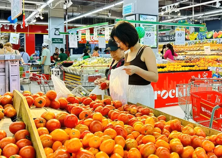 Các kênh phân phối nỗ lực đảm bảo cung ứng hàng hoá đến người dân (Ảnh: Winmart)