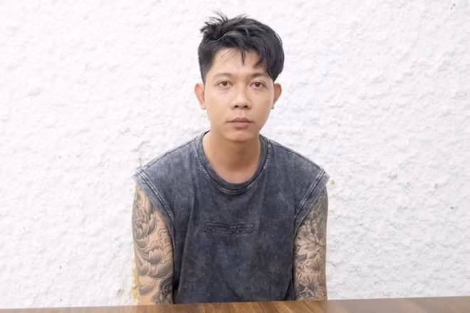 Đối tượng Đức bị khởi tố, bắt tạm giam về tội lừa đảo chiếm đoạt tài sản. Ảnh: Công an tỉnh Hà Tĩnh.