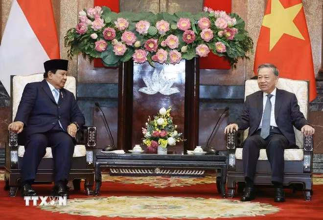 Tổng Bí thư, Chủ tịch nước Tô Lâm tiếp Tổng thống đắc cử Cộng hòa Indonesia Prabowo Subianto. (Ảnh: Lâm Khánh/TTXVN)
