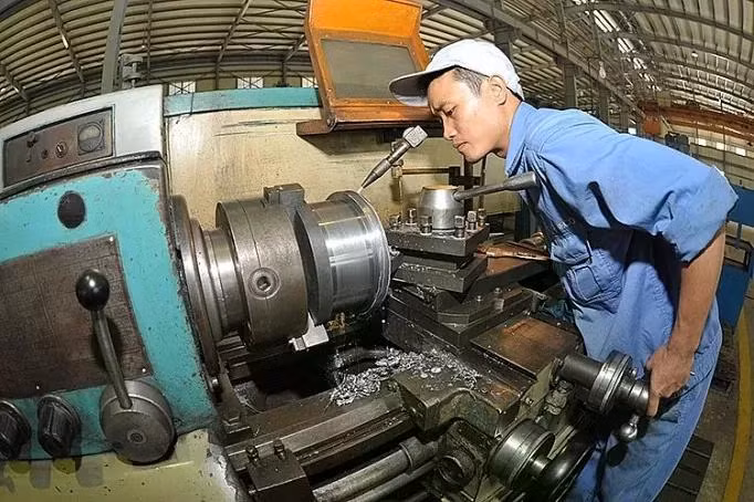 Ngành cơ khí Việt Nam vẫn chủ yếu tập trung vào sản xuất linh phụ kiện, hàng gia dụng, dụng cụ và phụ tùng. Ảnh: Hùng Lâm
