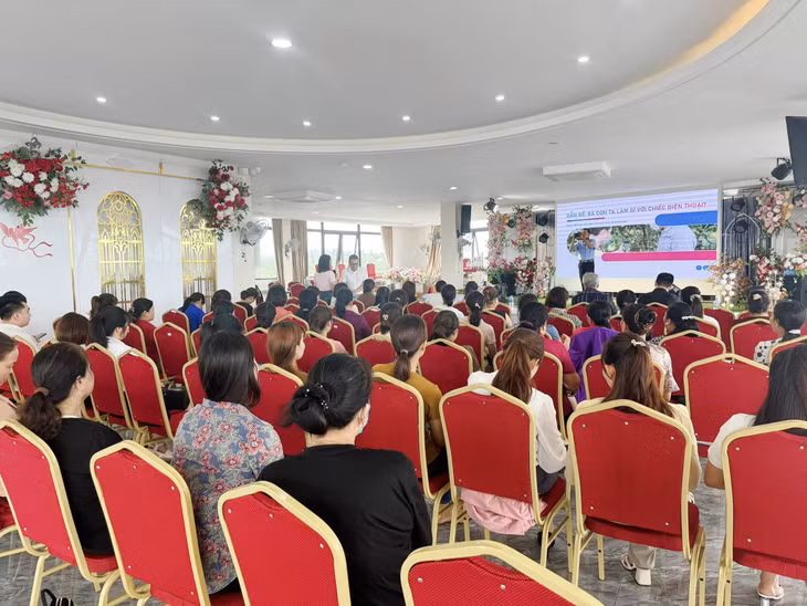 Liên hiệp các Hội Khoa học và Kỹ thuật tỉnh phối hợp với Hội LHPN huyện Đầm Hà tổ chức tập huấn “Kỹ năng kinh doanh hiệu quả trên các nền tảng số” cho cán bộ, hội viên phụ nữ tại huyện Đầm Hà, tháng 5/2024.