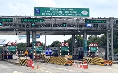 Bộ GTVT đang lấy ý kiến đóng góp về hoạt động của trạm thu phí. Ảnh: Minh Hạnh